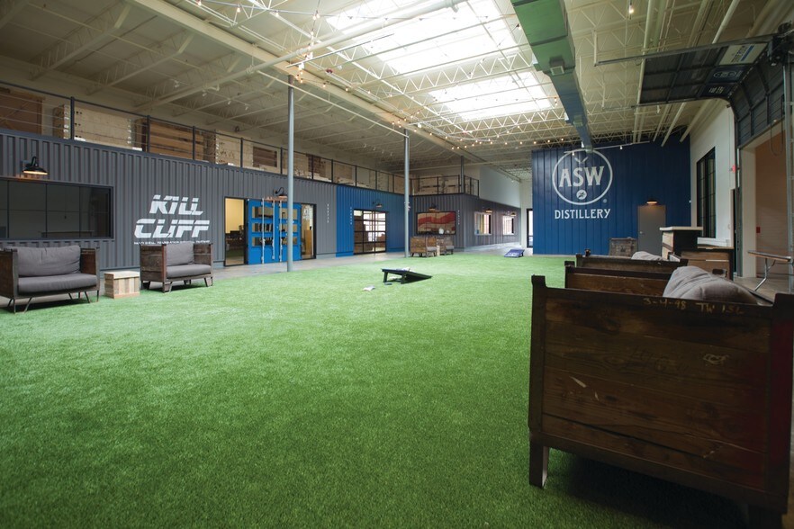 More Photos Of 199 Armour Dr NE, Atlanta Showroom For Lease