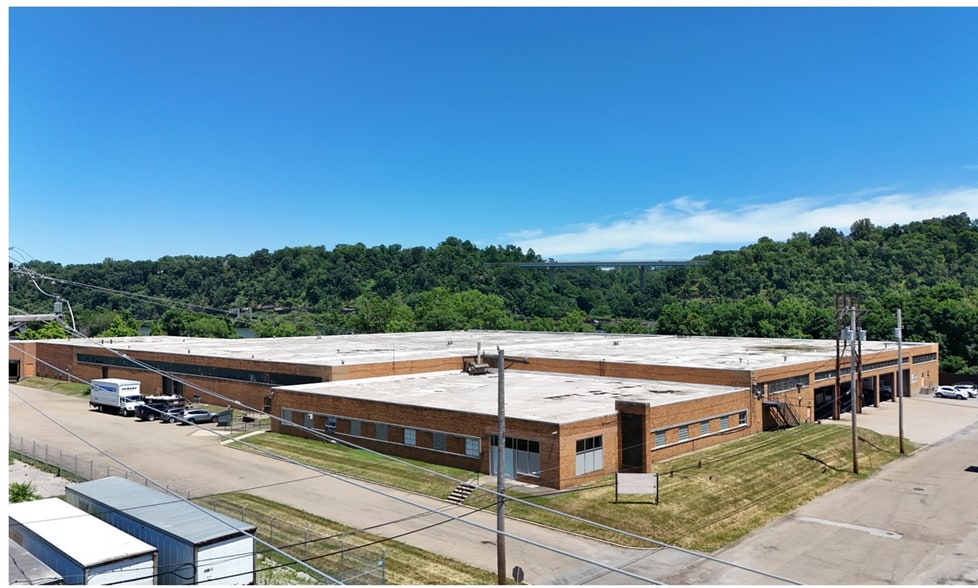 Primary Photo Of 100 Graham St, McKees Rocks Warehouse For Lease