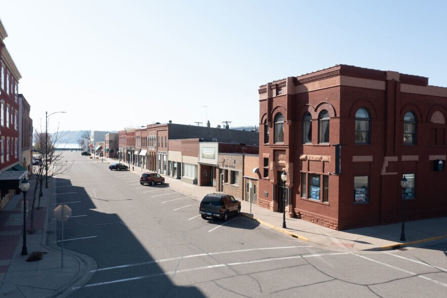 More Photos Of 100 S Washington St, Lake City Restaurant For Sale