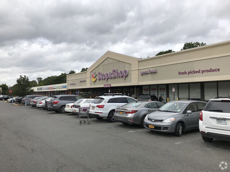 Primary Photo Of 4343-4363 Amboy Rd, Staten Island General Retail For Lease