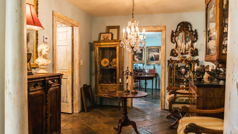 More Photos Of 5506 Venice Blvd, Los Angeles Specialty For Lease