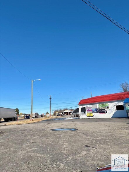 More Photos Of 6697 Greensboro Rd, Ridgeway General Retail For Sale