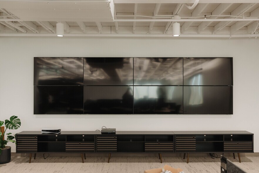 More Photos Of 2742-2752 State St, Carlsbad Storefront Retail Office For Lease