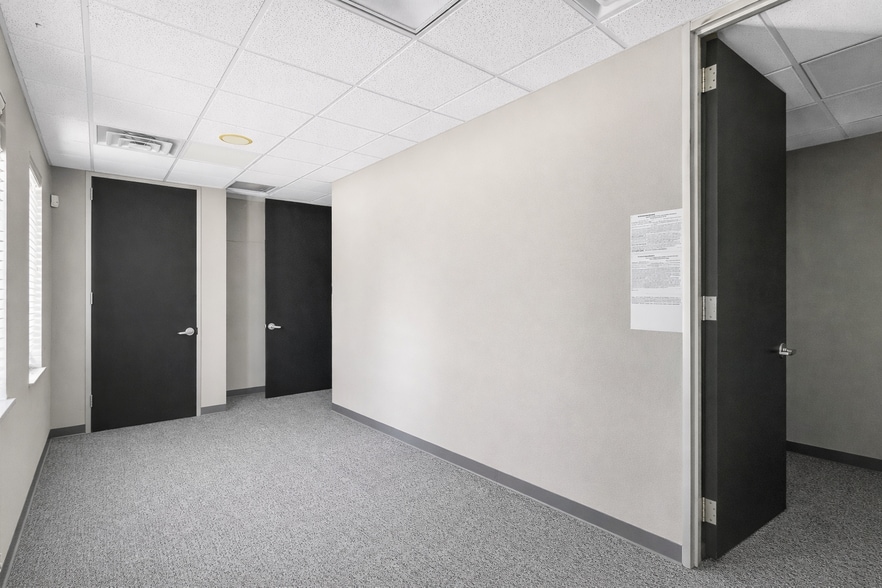 More Photos Of 3308 Longmire Dr, College Station Office For Lease