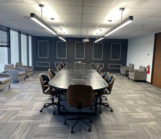 More Photos Of 1340 W Tunnel Blvd, Houma Office For Lease