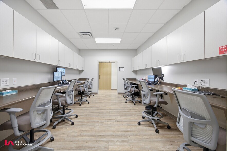 More Photos Of 100 River Pointe Pky, Canton Medical For Lease