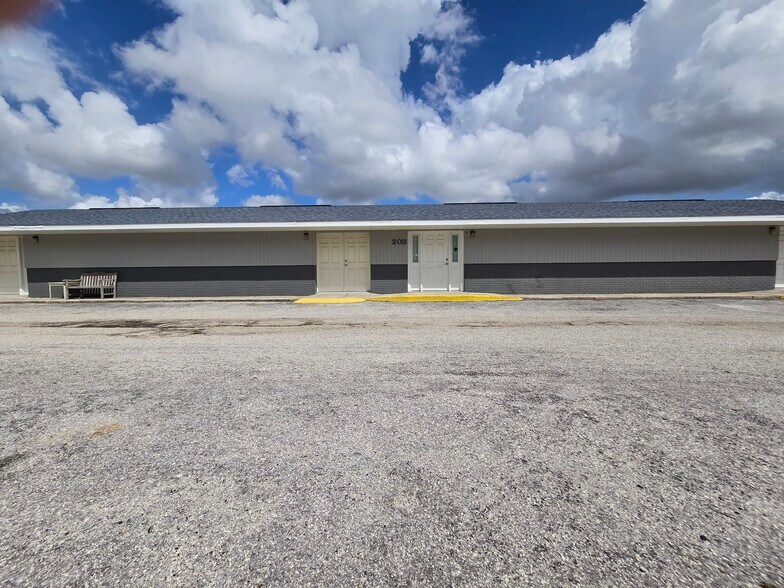 More Photos Of 11151 66th St N, Largo Office For Lease