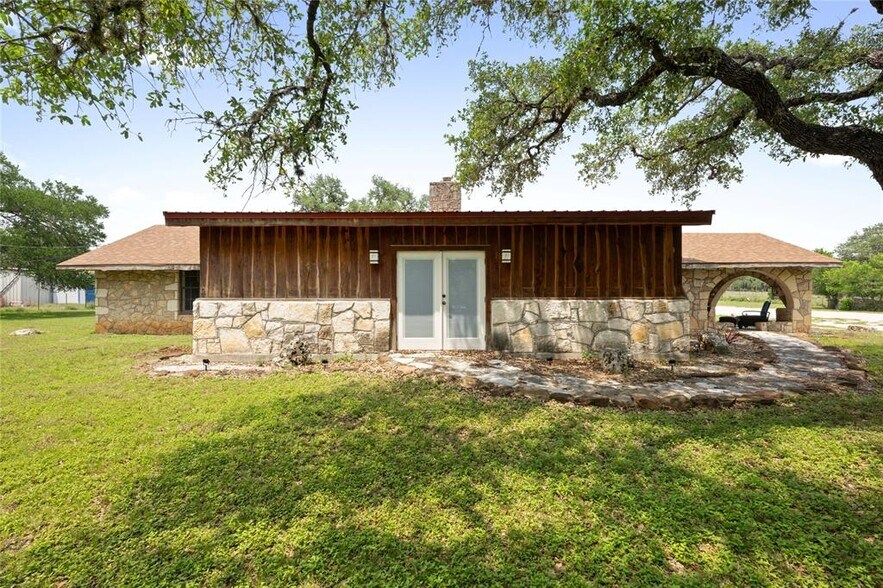 More Photos Of 704 FM 2325, Wimberley Office For Sale