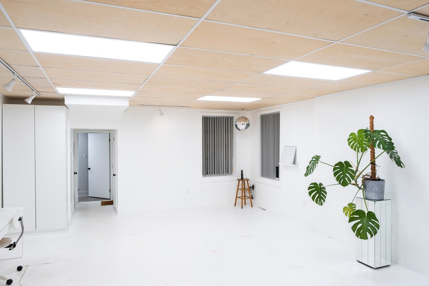 More Photos Of 924 W Walnut St, Allentown Storefront Retail Office For Sale