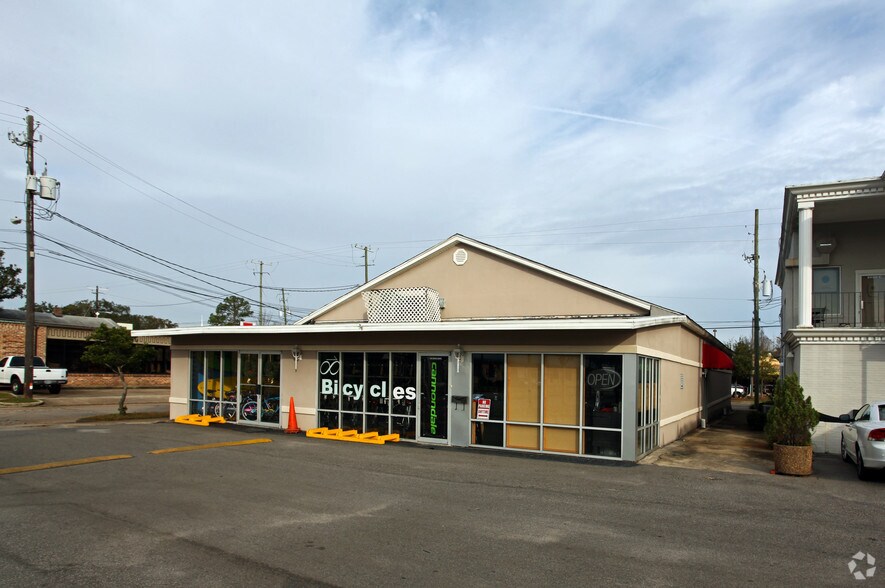 More Photos Of 2029-2041 Airport Blvd, Mobile Unknown For Lease