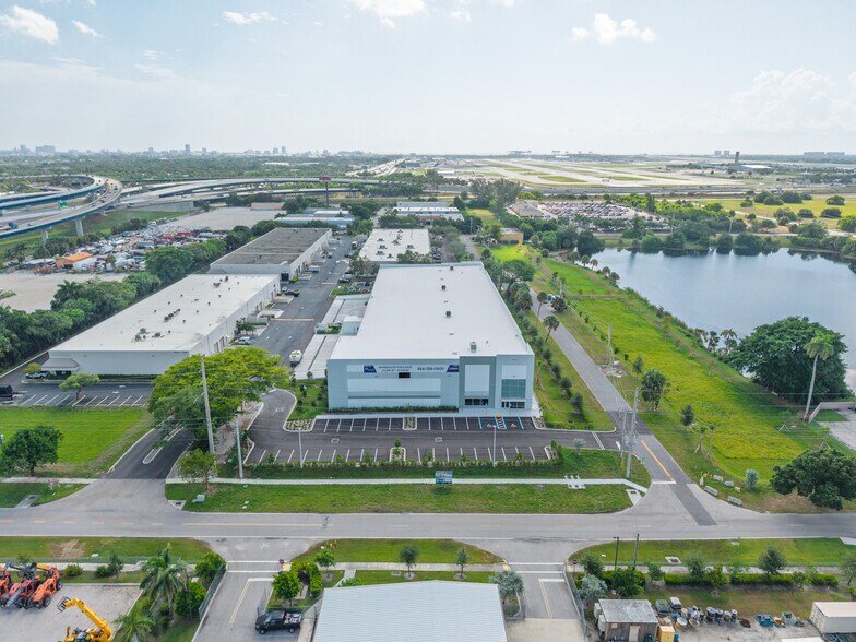 More Photos Of 3410 SW 26th Ter, Fort Lauderdale Warehouse For Lease