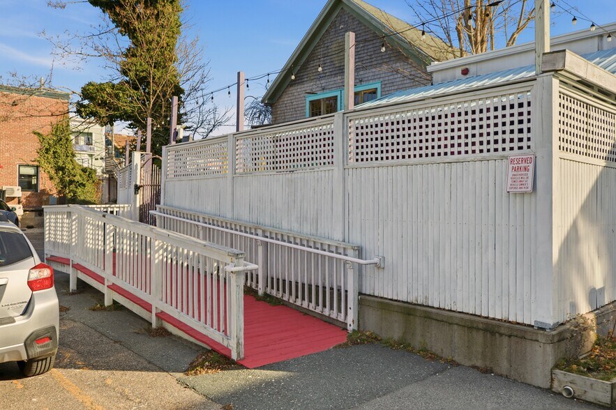 More Photos Of 140 Broadway, Newport Storefront Retail Residential For Lease