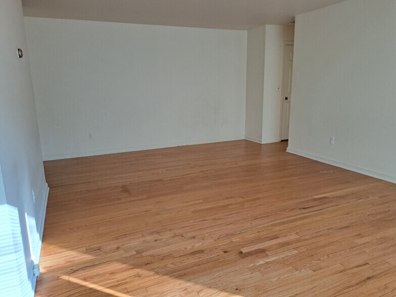 More Photos Of 41-43 Paterson Ave, Paterson Apartments For Sale