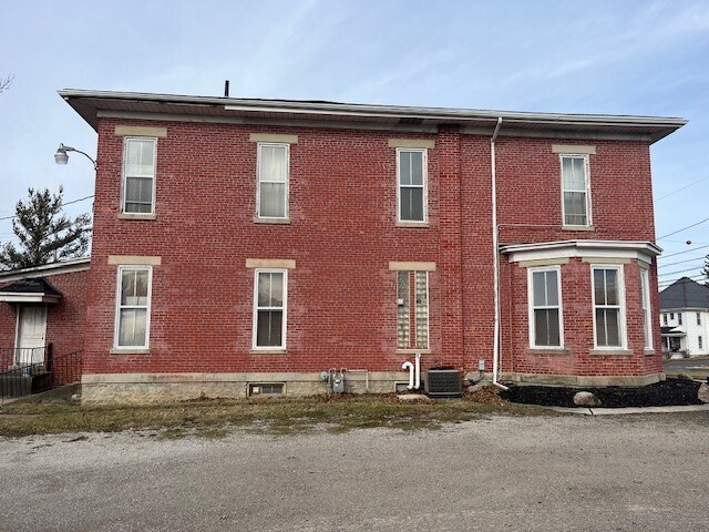More Photos Of 850 E Franklin St, Kenton Medical For Sale