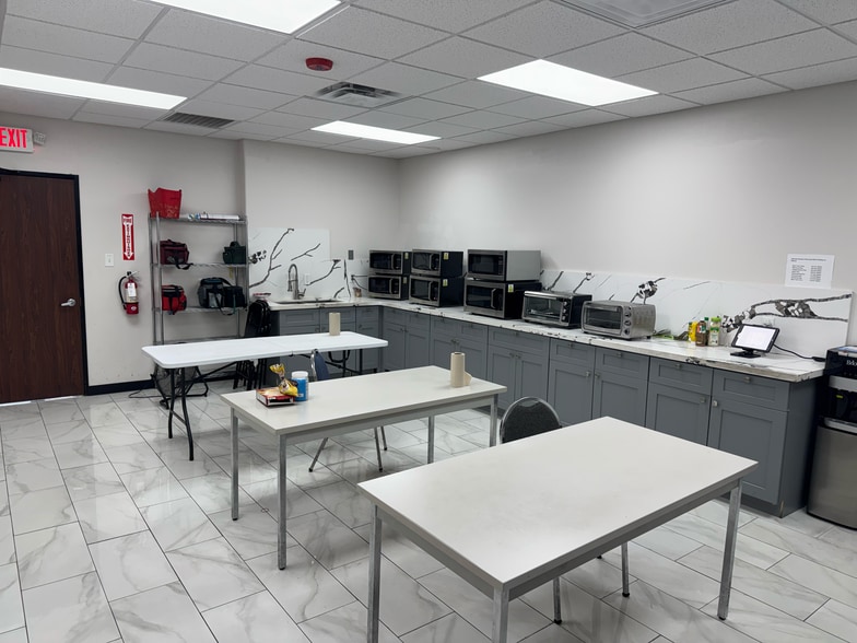 More Photos Of 12734 Tanner Rd, Houston Manufacturing For Sale