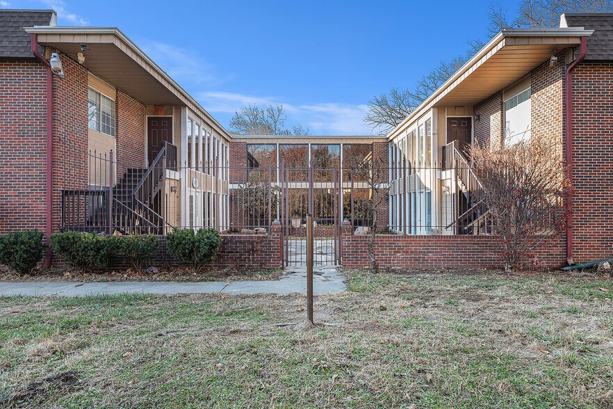 More Photos Of 6016 Leavenworth Rd, Kansas City Apartments For Sale