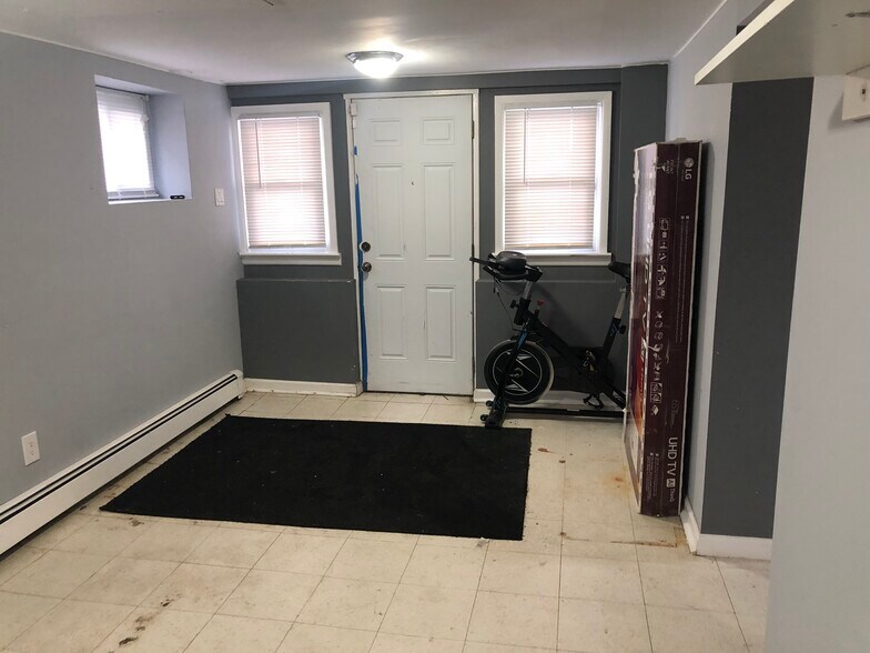 More Photos Of 417 Clifton Ave, Clifton Office For Lease