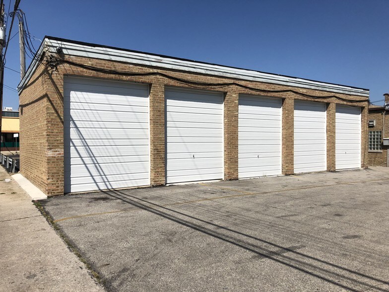More Photos Of 3415-3419 W Peterson Ave, Chicago Storefront For Sale