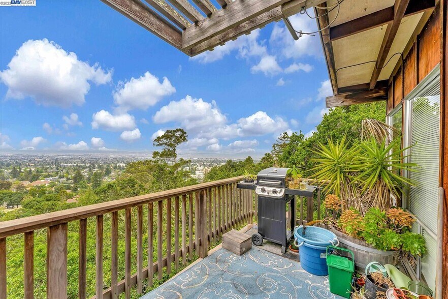 More Photos Of 150 Panoramic Way, Berkeley Apartments For Sale