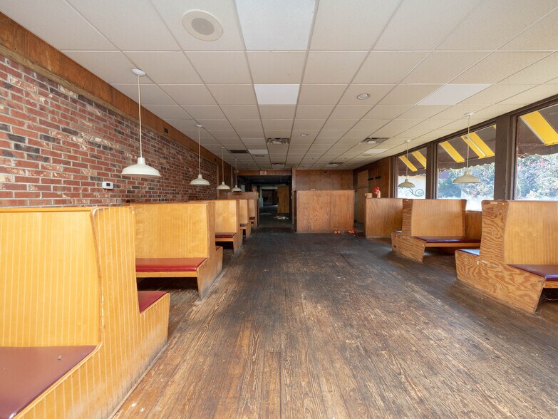 More Photos Of 1941 Champion Dr, Canton Restaurant For Lease