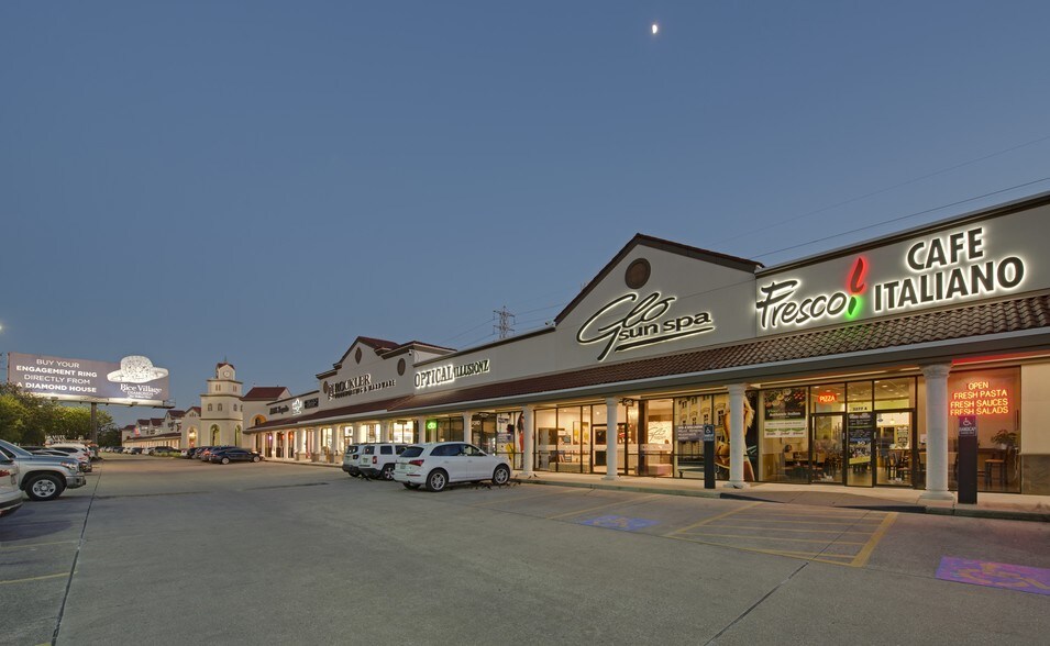 More Photos Of 3245-3285 Southwest Fwy, Houston Unknown For Lease