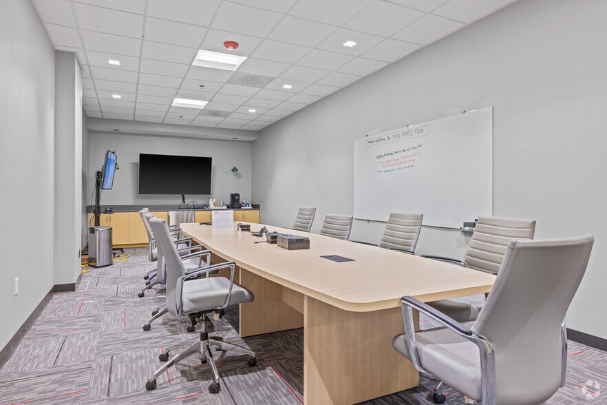 More Photos Of 555 S Independence Blvd, Virginia Beach Office For Lease