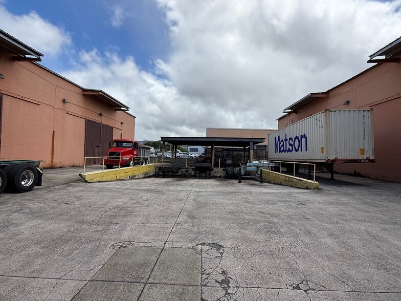 More Photos Of 2840 Mokumoa St, Honolulu Warehouse For Sale