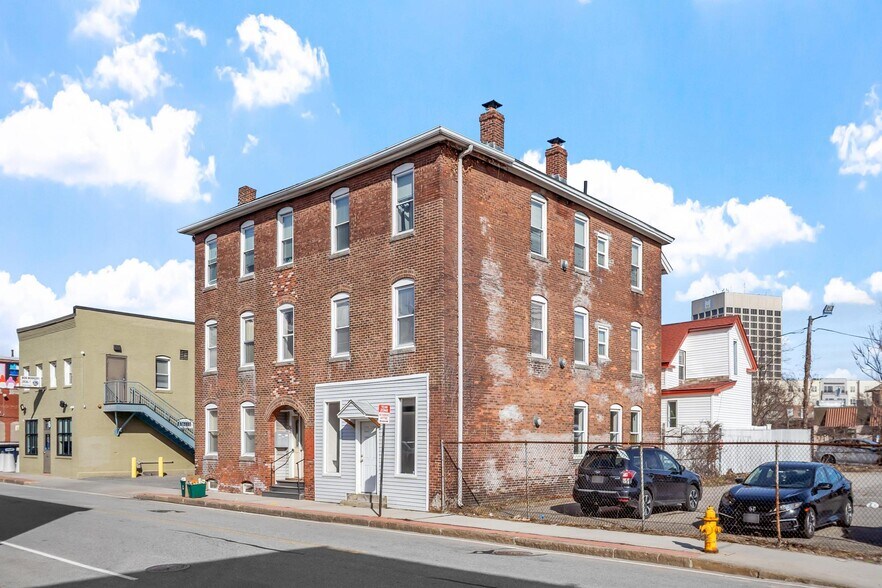 More Photos Of 12 Winter St, Worcester Apartments For Sale