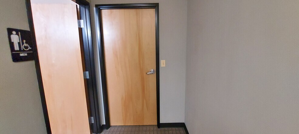 More Photos Of 7399 S Tucson Way, Centennial Flex For Lease