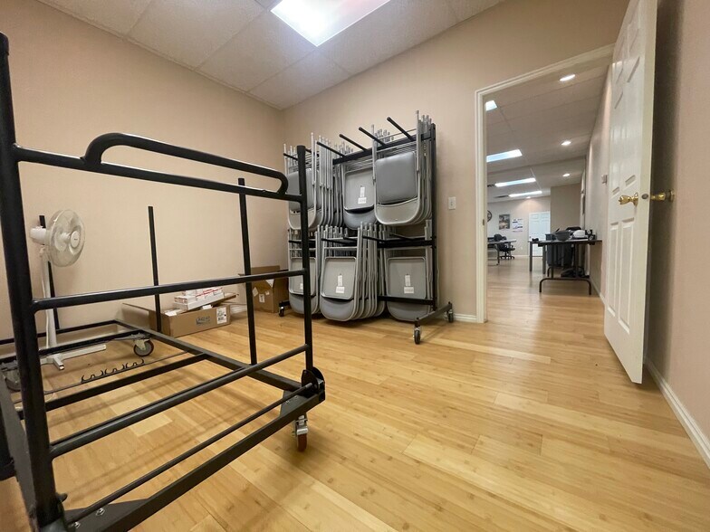 More Photos Of 1006 Aultman St, Ely Office For Sale