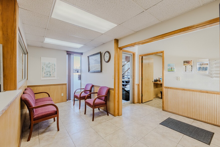 More Photos Of 975 5th St, Elko Office For Lease