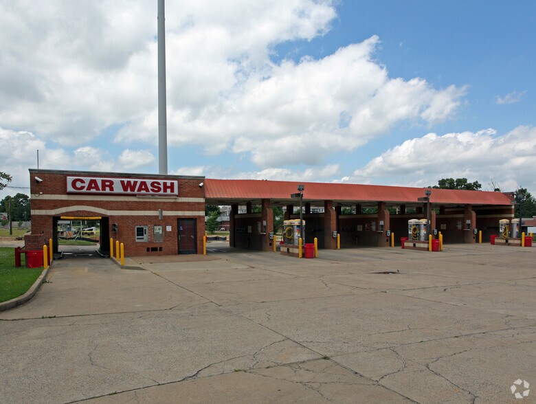 More Photos Of 7980 Club Pky, Cordova Specialty For Sale