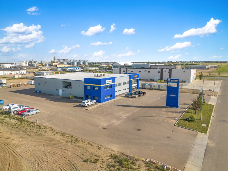 More Photos Of 5267 67 Av, Lloydminster Warehouse For Sale
