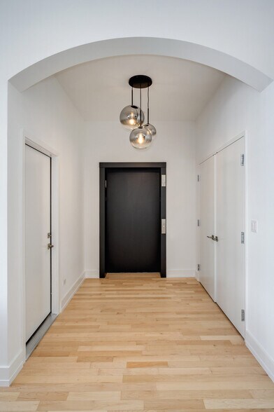 More Photos Of 1219 W Madison St, Chicago Storefront Retail Residential For Sale