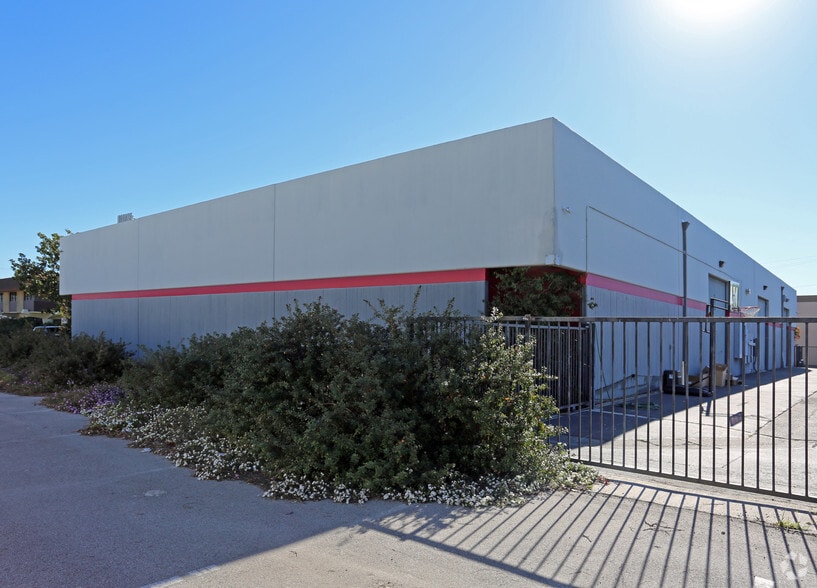 More Photos Of 1752 Langley Ave, Irvine Light Manufacturing For Lease