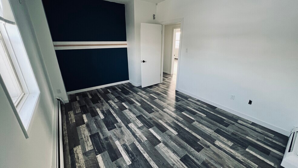 More Photos Of 5011 50 St, Stony Plain Storefront For Sale