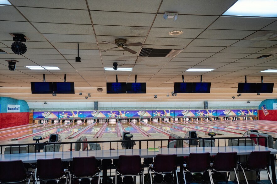 More Photos Of 3279 McClelland Ave, Erie Bowling Alley For Sale