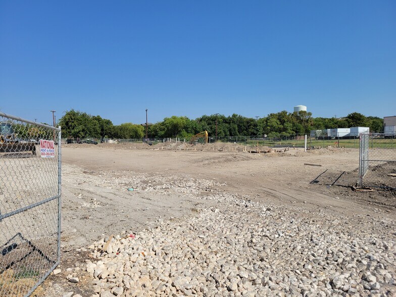 More Photos Of 9820 Huebner Rd, San Antonio Storefront Retail Office For Lease