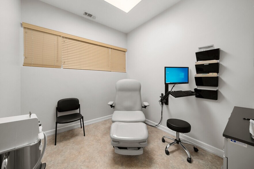 More Photos Of 71-75 N Main St, Templeton Office For Lease