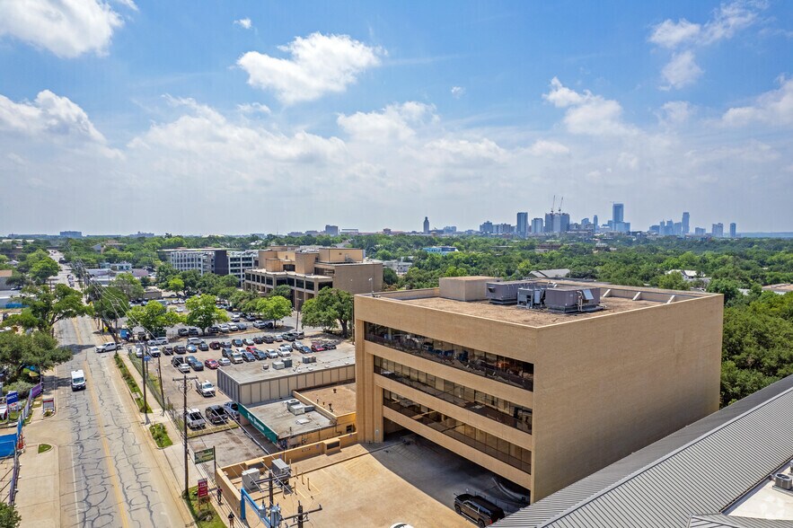 More Photos Of 1305 W 34th St, Austin Medical For Lease