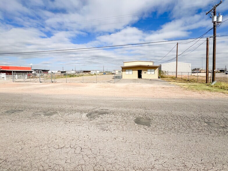 More Photos Of 1304A Dayton Rd, Midland Warehouse For Sale