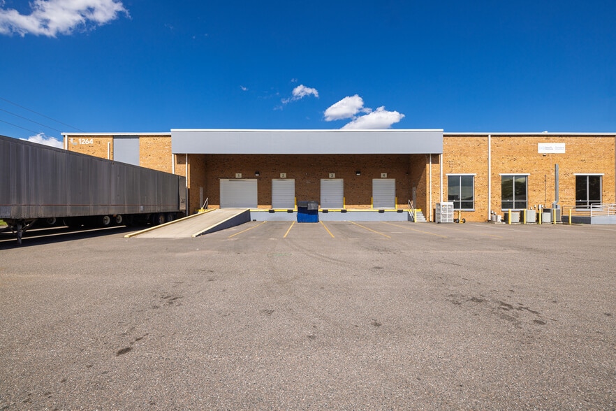 More Photos Of 1264 La Quinta Dr, Orlando Warehouse For Lease