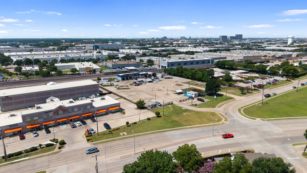 More Photos Of 3104 S Rigsbee Dr, Plano Industrial For Sale