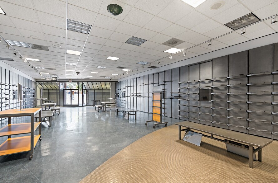 More Photos Of 2829 Mission St, San Francisco Storefront For Lease