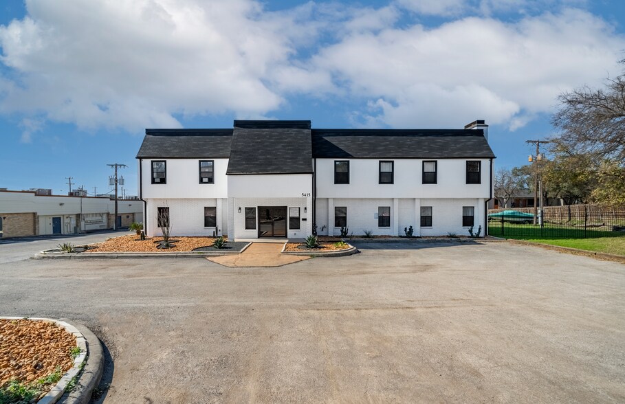 Primary Photo Of 5415 Lost Ln, San Antonio Medical For Sale