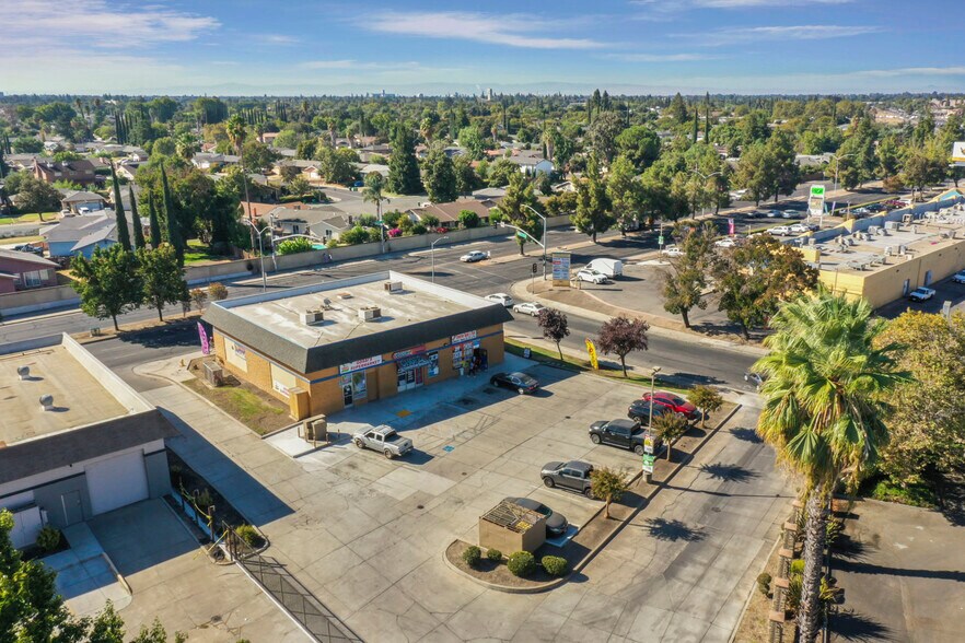 More Photos Of 811 E March Ln, Stockton Storefront For Sale