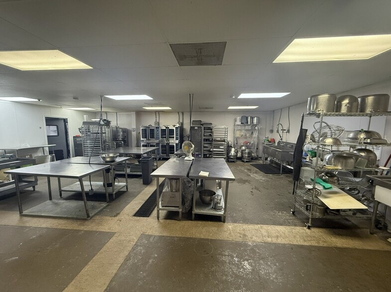 More Photos Of 16708 Picadilly Ct, Round Rock Warehouse For Lease