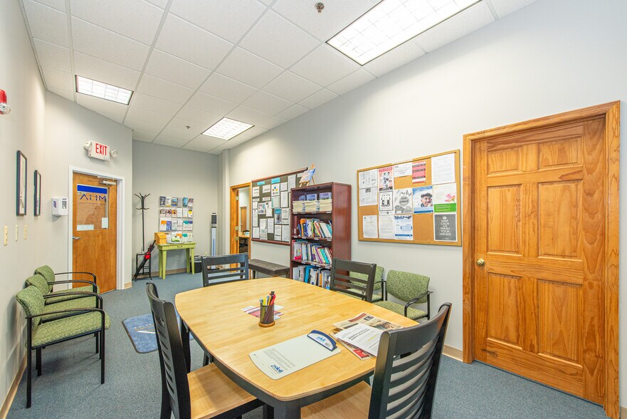 More Photos Of 83 Spring St, Newton Office For Sale