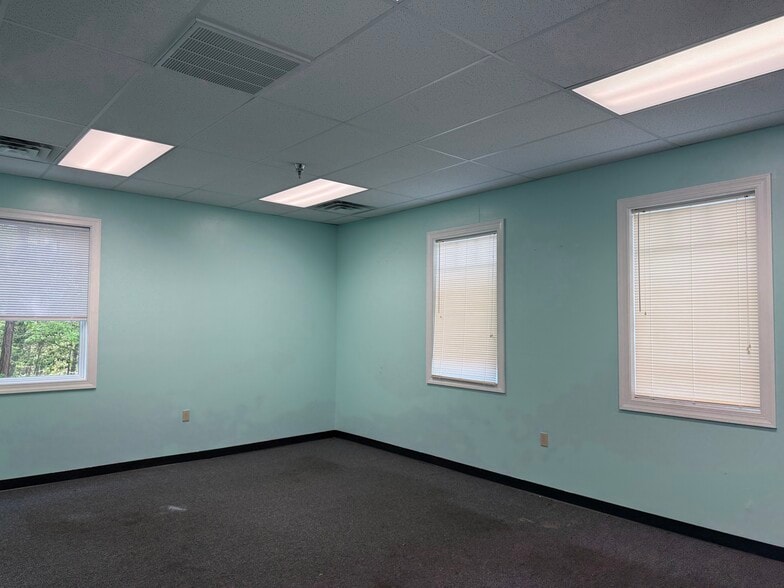 More Photos Of 20850 Langley Rd, Lexington Park Religious Facility For Lease