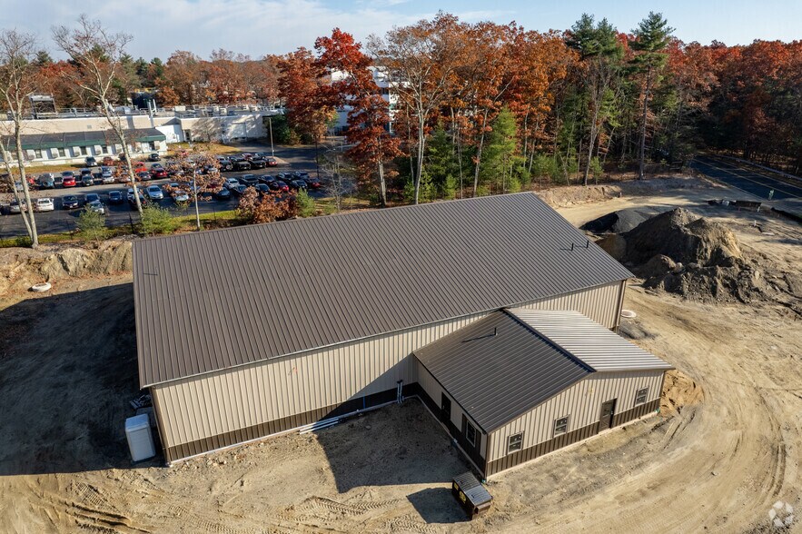 More Photos Of 5 Goddard Rd, Northborough Warehouse For Lease